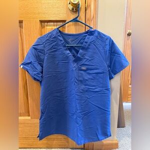 Figs Women's Short Sleeve V-Neck Tee - Blue with Joggers